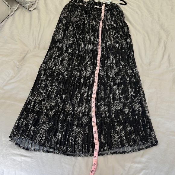 The Kooplea Sport black & grey pleated skirt Size Small - Picture 9 of 9